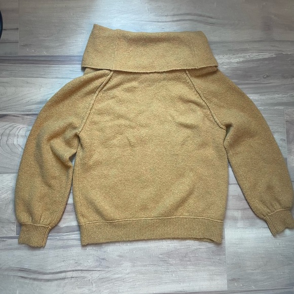 Free People Sweater - Picture 2 of 4